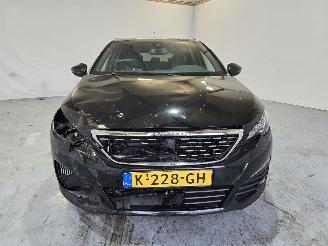 Peugeot 308 SW 1.2 GT-Line picture 2