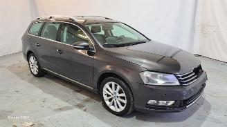 skadebil auto Volkswagen Passat 2.0  TDI 2010/11