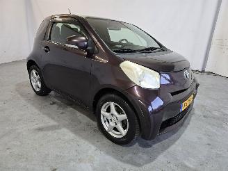 Vaurioauto  passenger cars Toyota iQ 1.0 L 2009/5