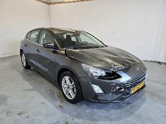 Unfallwagen Ford Focus 1.0 EcoBoost Hybrid Trend Edition Business 2022/2
