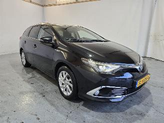 skadebil auto Toyota Auris 1.8 Hybr. Executive 2018/5