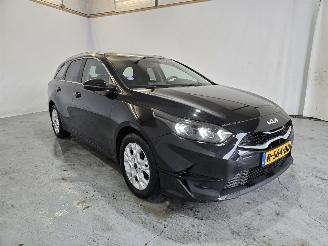 krockskadad bil auto Kia Ceed 1.0 T-GDi DynamicLine 2022/8