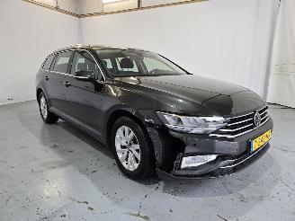 Unfallwagen Volkswagen Passat Variant 1.5 TSI Business 2023/8