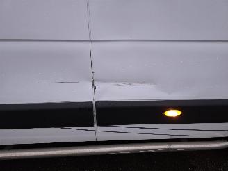 Renault Master T35 2.3dCi L3H2 Com. picture 10