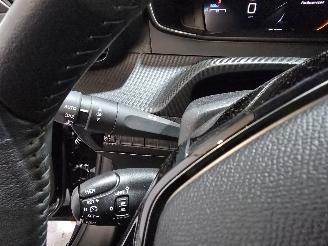 Peugeot 208 1.2 PureTech 100 Allure picture 28