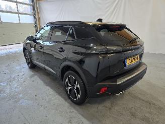 Peugeot 2008 1.2 Hybrid 145 GT picture 5