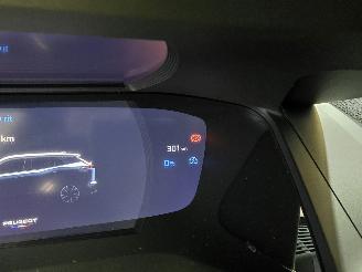 Peugeot 2008 1.2 Hybrid 145 GT picture 17