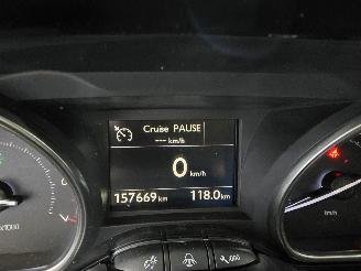 Peugeot 2008 1.2 PureTech Blue Lease Executive picture 19