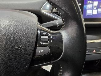 Peugeot 308 1.2 PureTech Blue Lease Executive picture 29