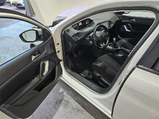 Peugeot 308 1.2 PureTech Blue Lease Executive picture 20