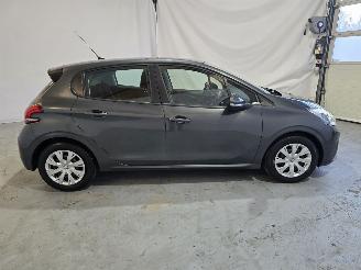 Peugeot 208 1.2 PureT. Blue Lion picture 8