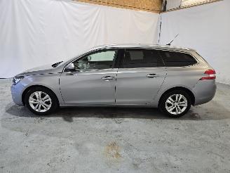 Peugeot 308 SW 1.6 BlueHDI Blue Lease Executive Pack picture 4