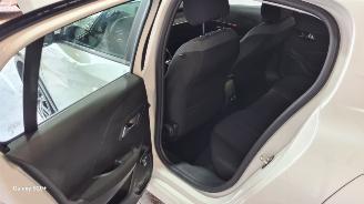 Peugeot e-208 EV Active 50 kWh picture 12