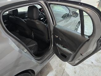 Peugeot 208 1.2 PT 75 Active picture 17