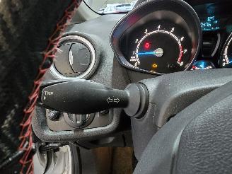 Ford Fiesta 1.0 Titanium picture 25