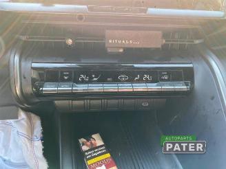 Toyota C-HR C-HR (X2,H2), SUV, 2023 1.8 16V Hybrid 140 picture 12