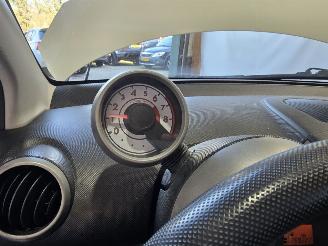 Peugeot 107 1.0-12V XS picture 26