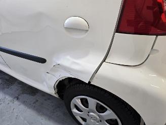 Peugeot 107 1.0-12V XS picture 9