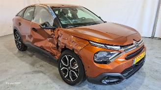 krockskadad bil auto Citroën E-C4 Feel 50 kWh 2023/2
