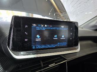 Peugeot 208 1.2 PT picture 32