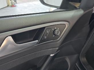 Volkswagen Golf E-Golf picture 20