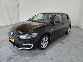 Volkswagen Golf E-Golf picture 3