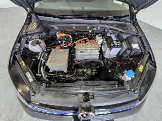 Volkswagen Golf E-Golf picture 13