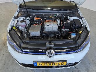 Volkswagen Golf E-Golf picture 12