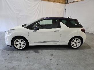 Citroën DS3 1.2 VTi So Chic picture 4