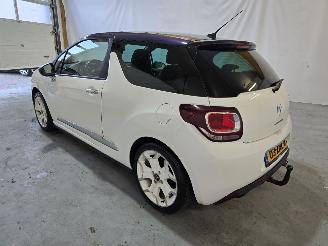 Citroën DS3 1.2 VTi So Chic picture 5
