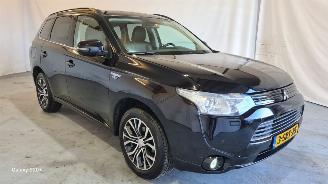 Schadeauto Mitsubishi Outlander 2.0 PHEV Instyle 2013/11