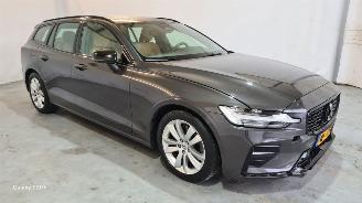 Coche accidentado Volvo V-60 2.0 B3 Plus Dark 2022/9