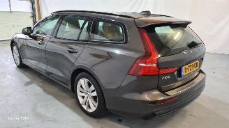 Volvo V-60 2.0 B3 Plus Dark picture 5