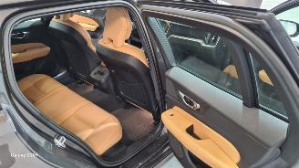 Volvo V-60 2.0 B3 Plus Dark picture 18