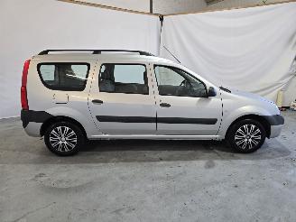 Dacia Logan 1.6 Lauréate picture 8