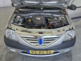 Dacia Logan 1.6 Lauréate picture 12