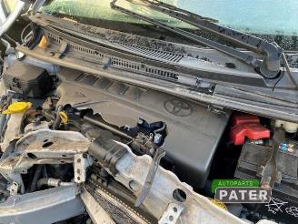 Toyota Yaris Yaris III (P13), Hatchback, 2010 / 2020 1.33 16V Dual VVT-I picture 10