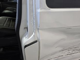 Volkswagen Transporter 2.0 TDI L2H1 Economy picture 14