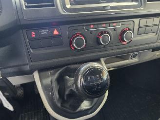 Volkswagen Transporter 2.0 TDI L2H1 Economy picture 32