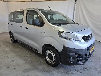 skadebil bedrijf Peugeot Expert TRAVELLER 1.6 BlueHDi Bus Long 2017/4