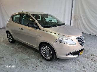 Vaurioauto  passenger cars Lancia Ypsilon 0.9 TwinAir Platinum 2011/12