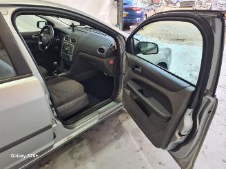 Ford Focus 1.6-16V First Edition picture 15