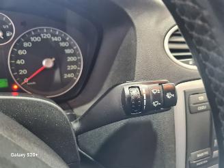 Ford Focus 1.6-16V First Edition picture 24