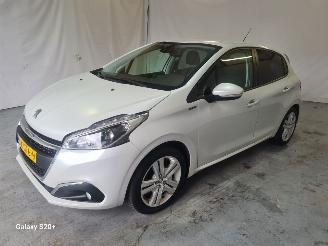 Unfallwagen Peugeot 208 1.2 PureT. Signature 2019/4