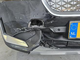 BMW iX1 eDrive20 67 kWh picture 11