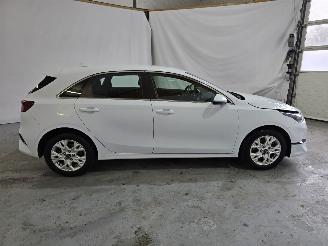 Kia Ceed 1.5 T-GDi DynamicL. picture 8