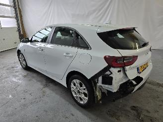 Kia Ceed 1.5 T-GDi DynamicL. picture 5