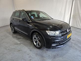 Schadeauto Volkswagen Tiguan 1.4 TSI ACT Highline Business R 2018/3