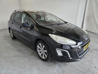 krockskadad bil auto Peugeot 308 SW 1.6 THP Allure 7p 2013/2