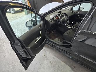 Peugeot 308 SW 1.6 THP Allure 7p picture 20